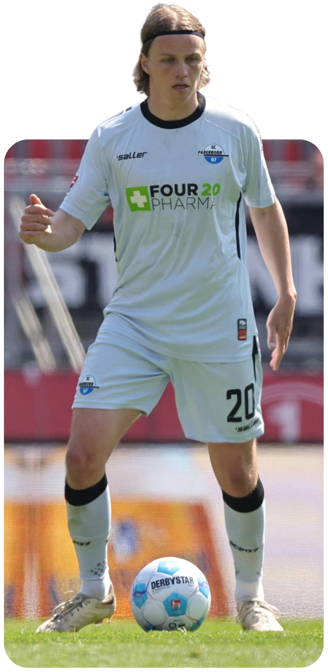 Gordon Sportsmanagement Felix Götze am Ball